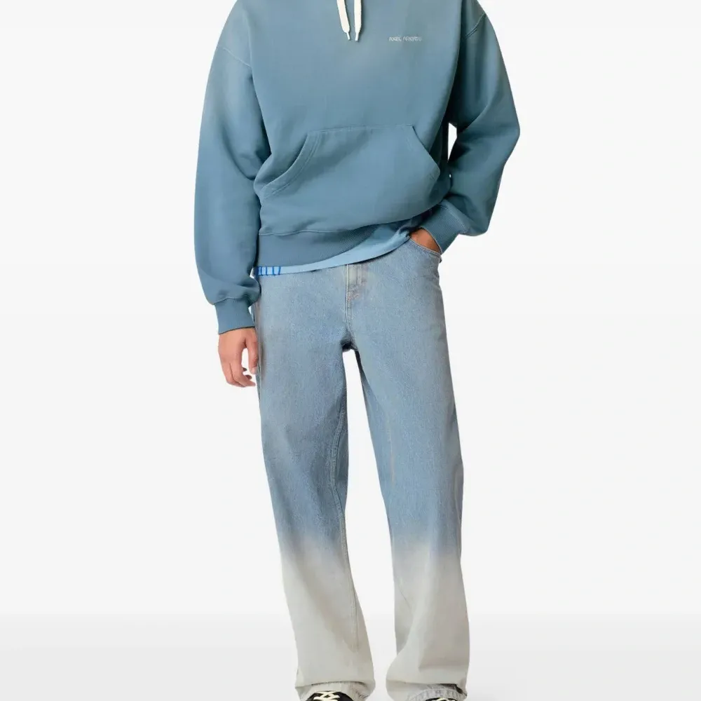 Худи с вышитым логотипом Худи с вышитым логотипом