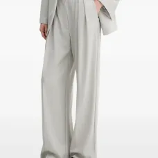 Брюки со складками Брюки со складками