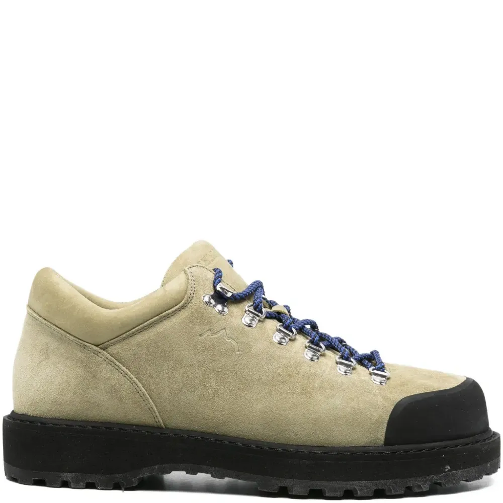 Ботинки на шнуровке