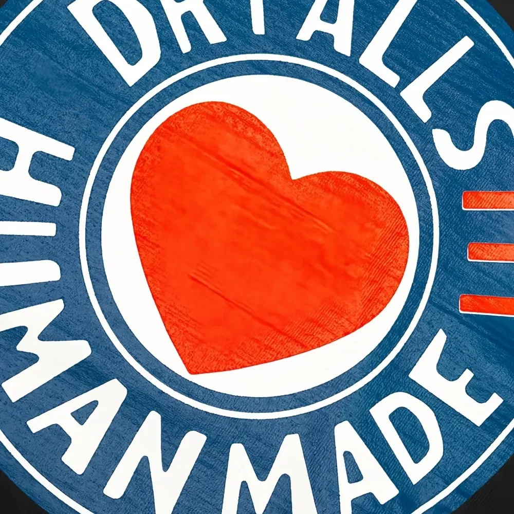 Футболка с логотипом