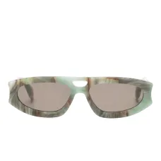 Солнцезащитные очки в геометричной оправе