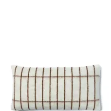 Шерстяная подушка в клетку