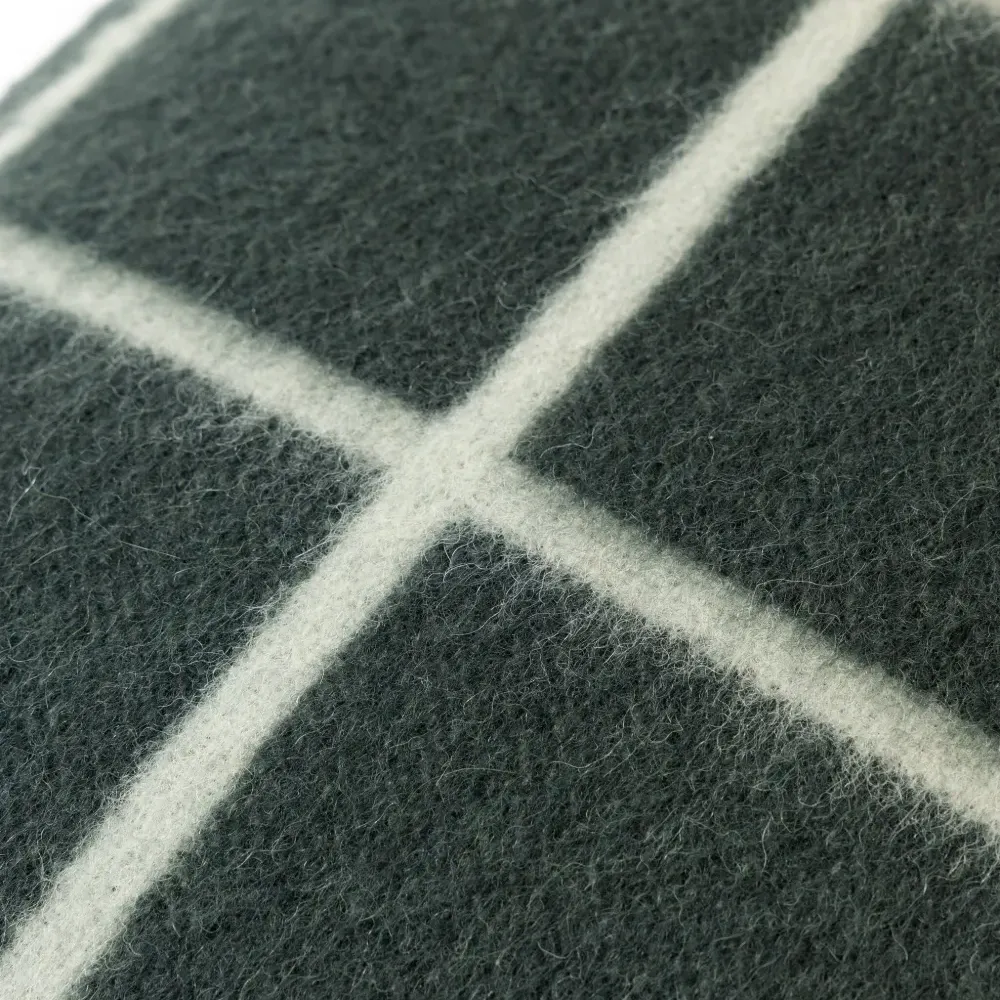 Подушка в клетку