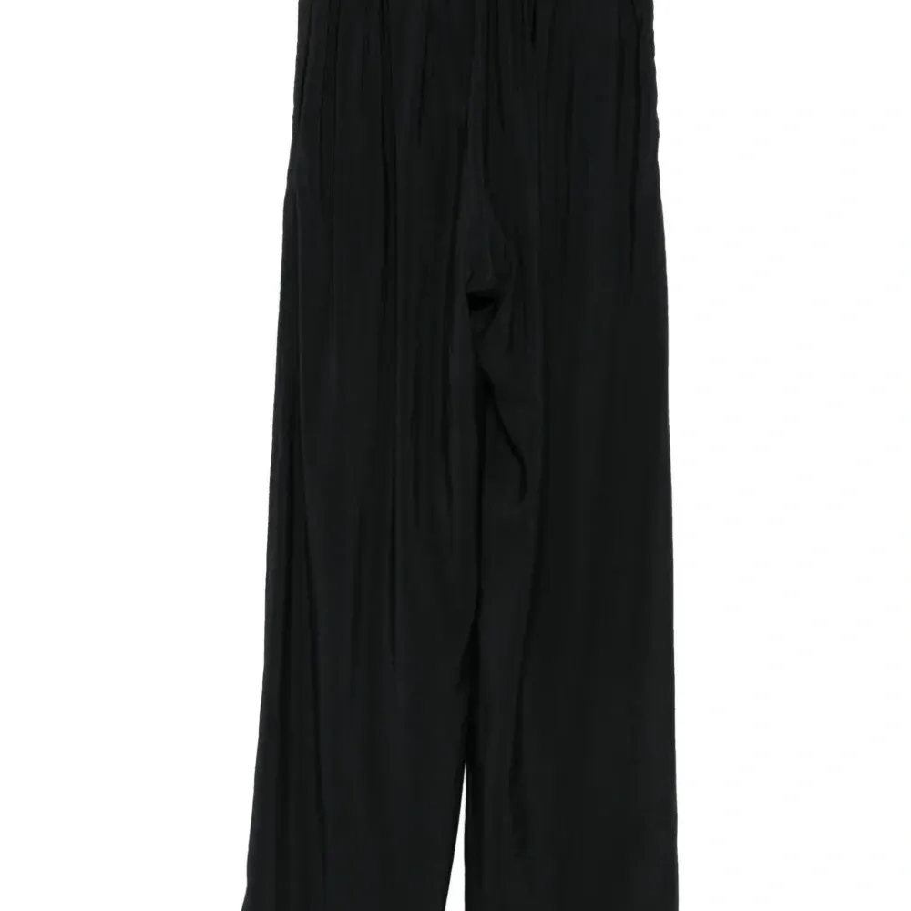 Брюки с эластичным поясом и складками