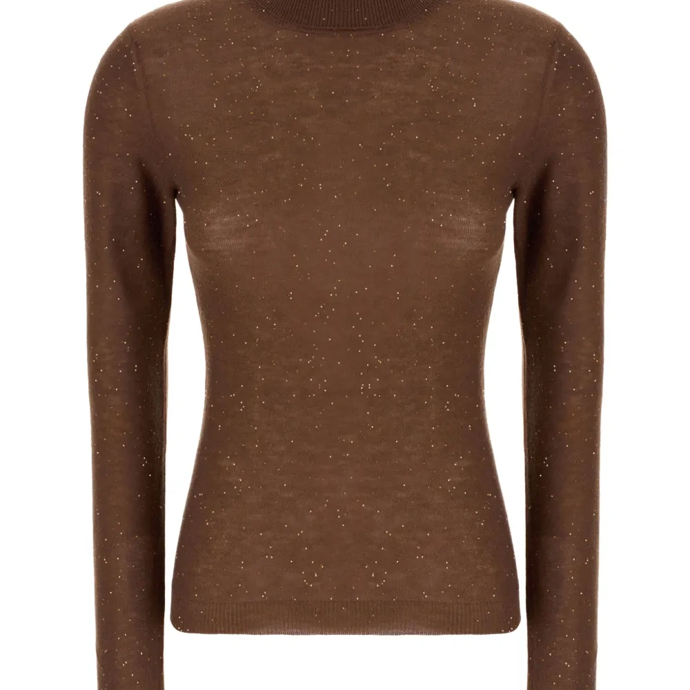 Свитер с высоким воротником и пайетками