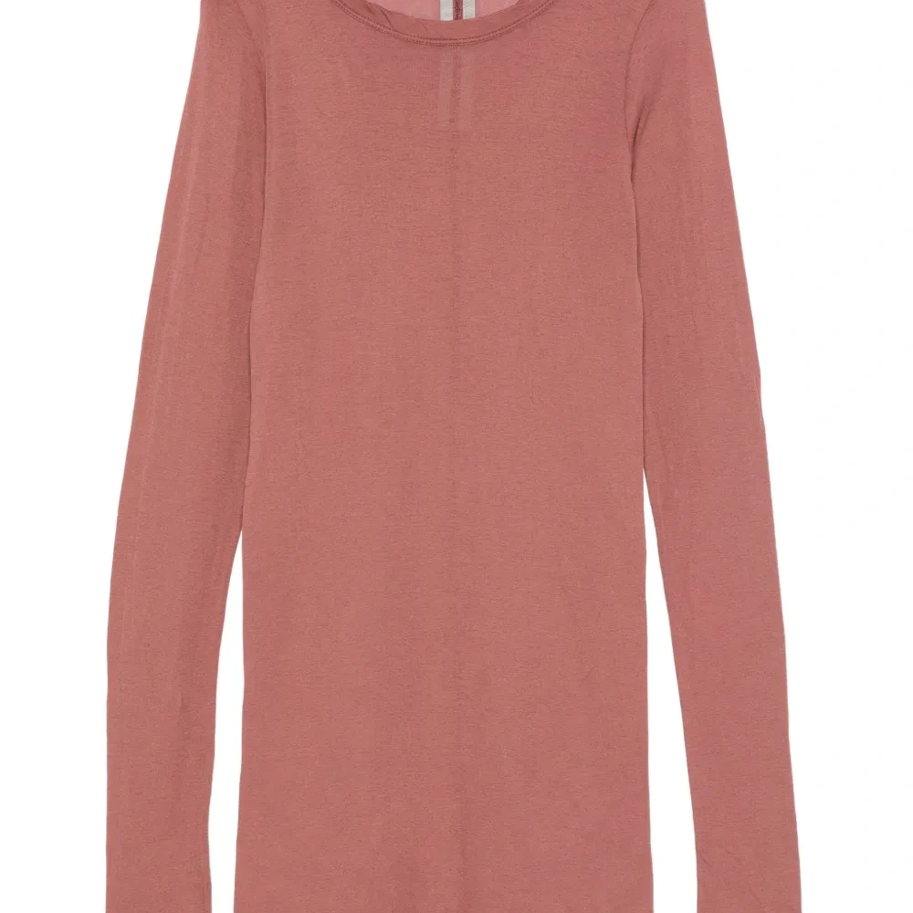 Футболка с длинными рукавами и необработанными краями