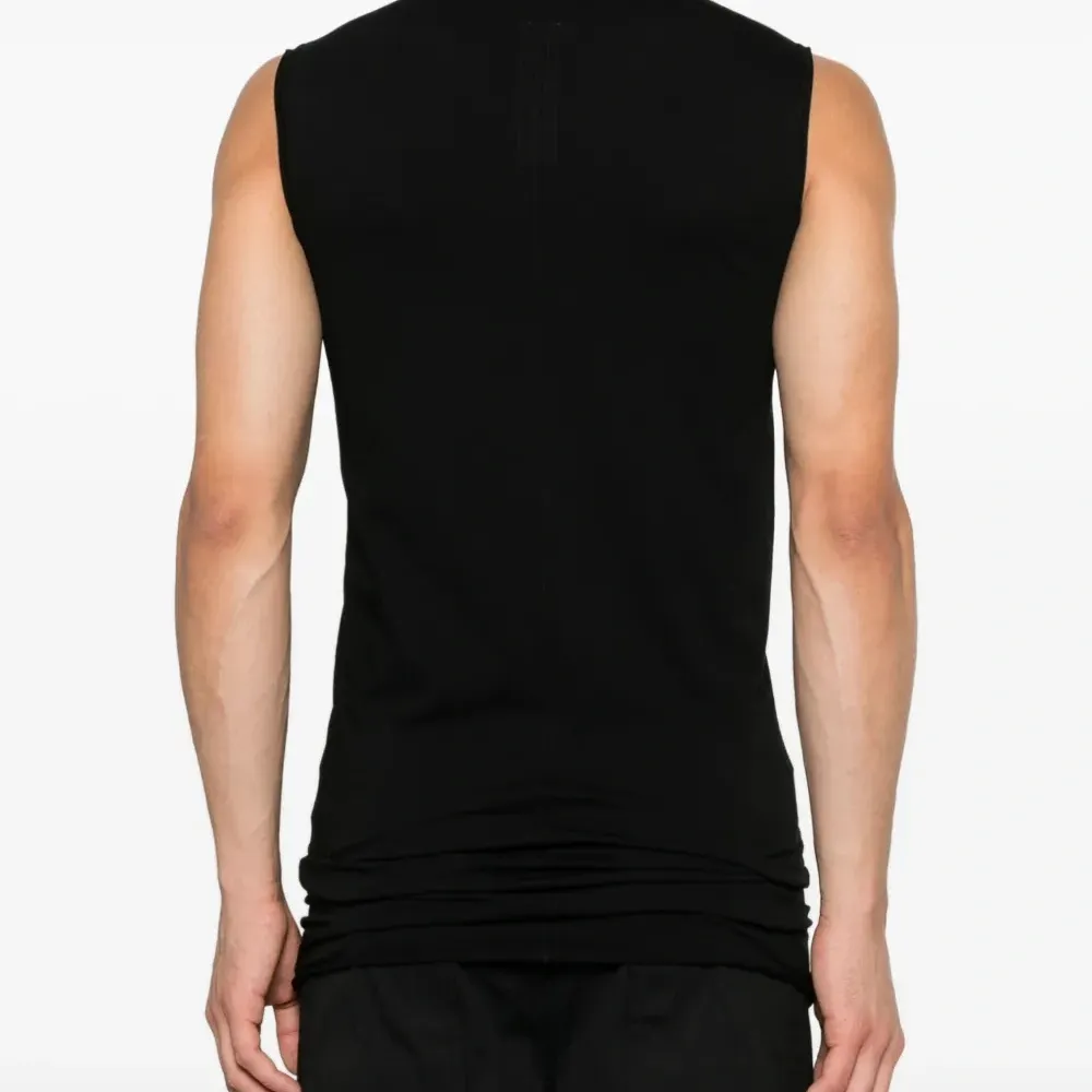 Топ без рукавов с круглым вырезом