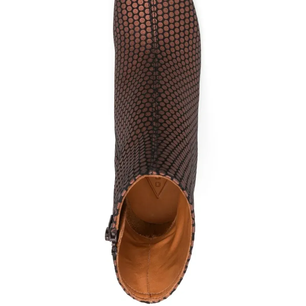 Ботильоны на блочном каблуке с перфорацией Ботильоны на блочном каблуке с перфорацией