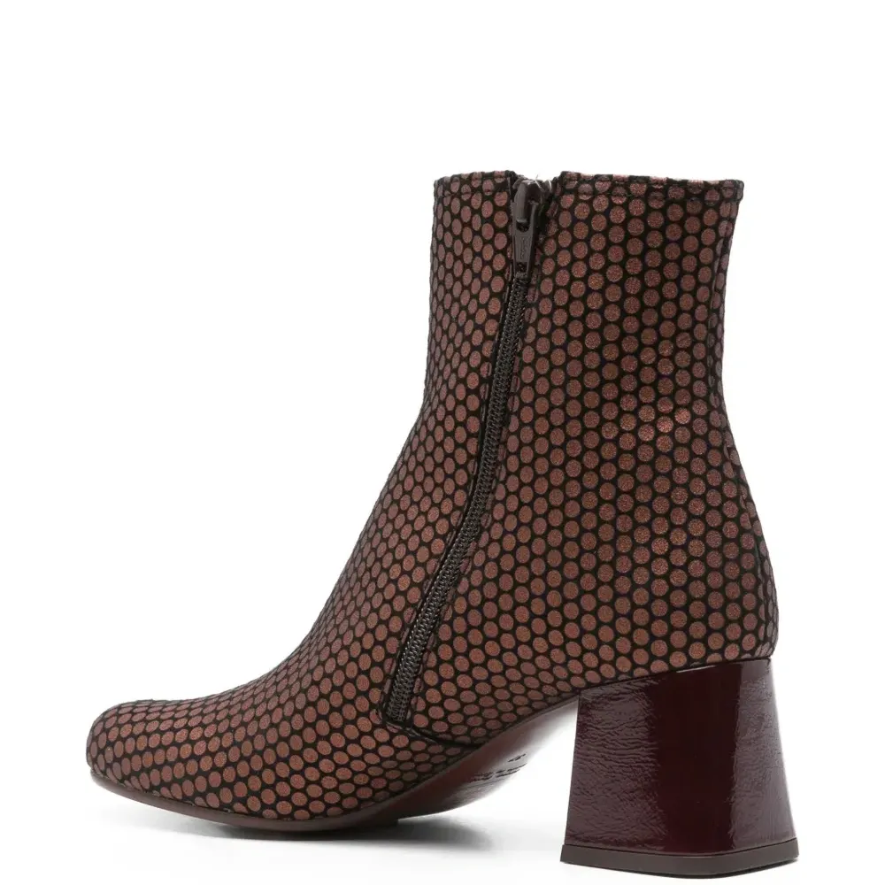 Ботильоны на блочном каблуке с перфорацией Ботильоны на блочном каблуке с перфорацией