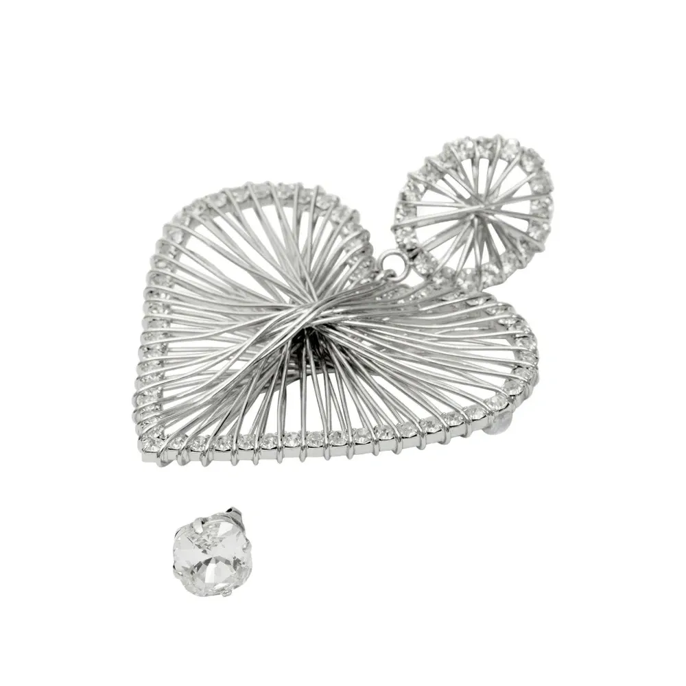 Серьги в форме сердца с кристаллами