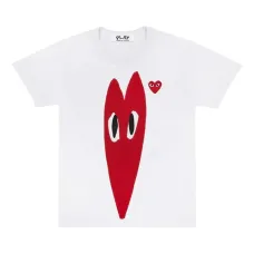 Футболка с глазами-сердечками Футболка с глазами-сердечками