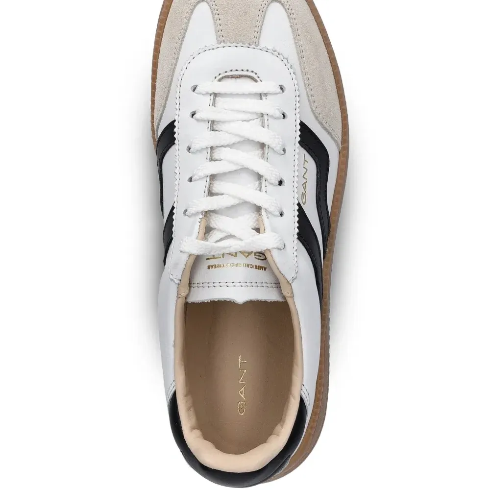 Кроссовки с контрастными полосками