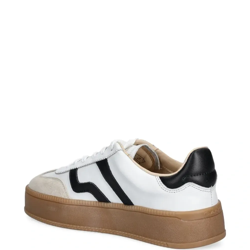 Кроссовки с контрастными полосками