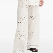 Прямые брюки с люверсами