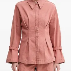 Рубашка с ремешками на манжетах