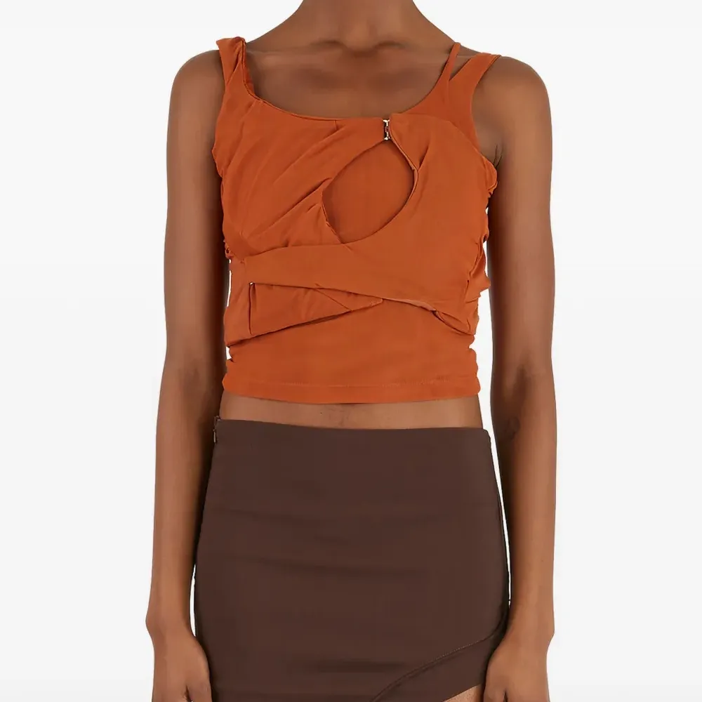 Топ с накладными бретелями