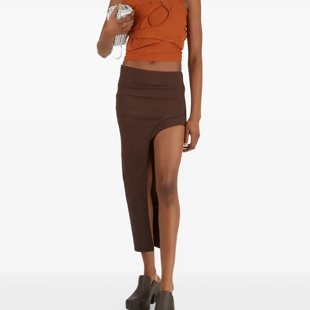 Топ с накладными бретелями