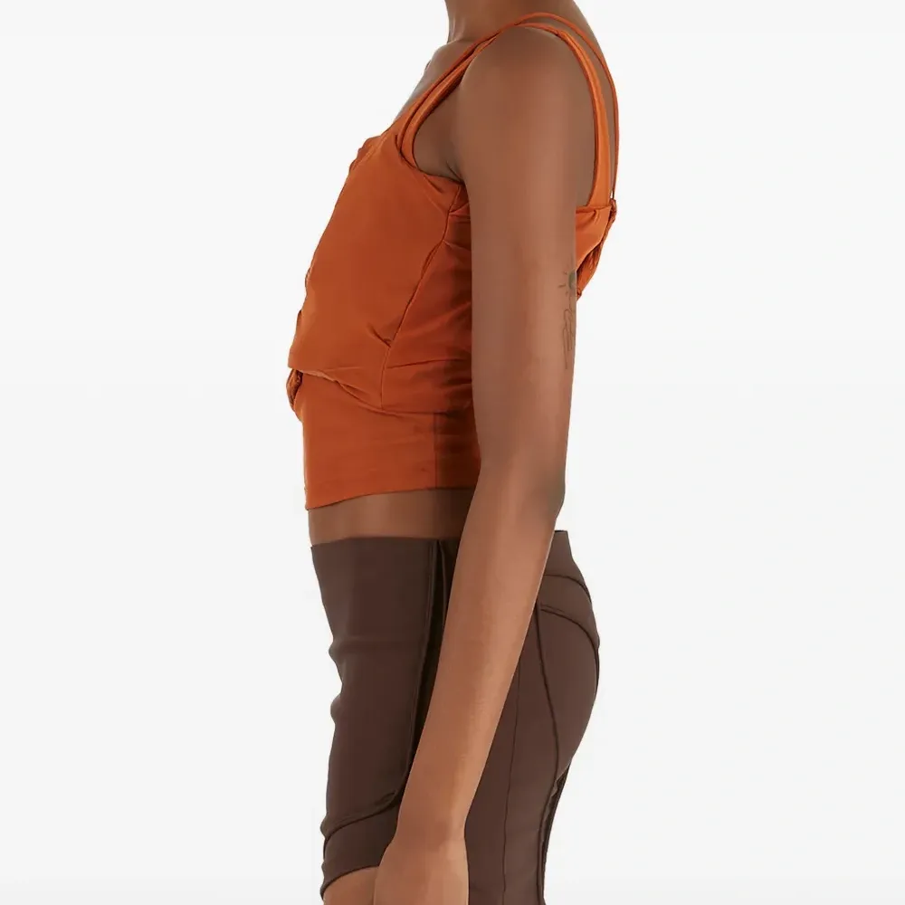 Топ с накладными бретелями