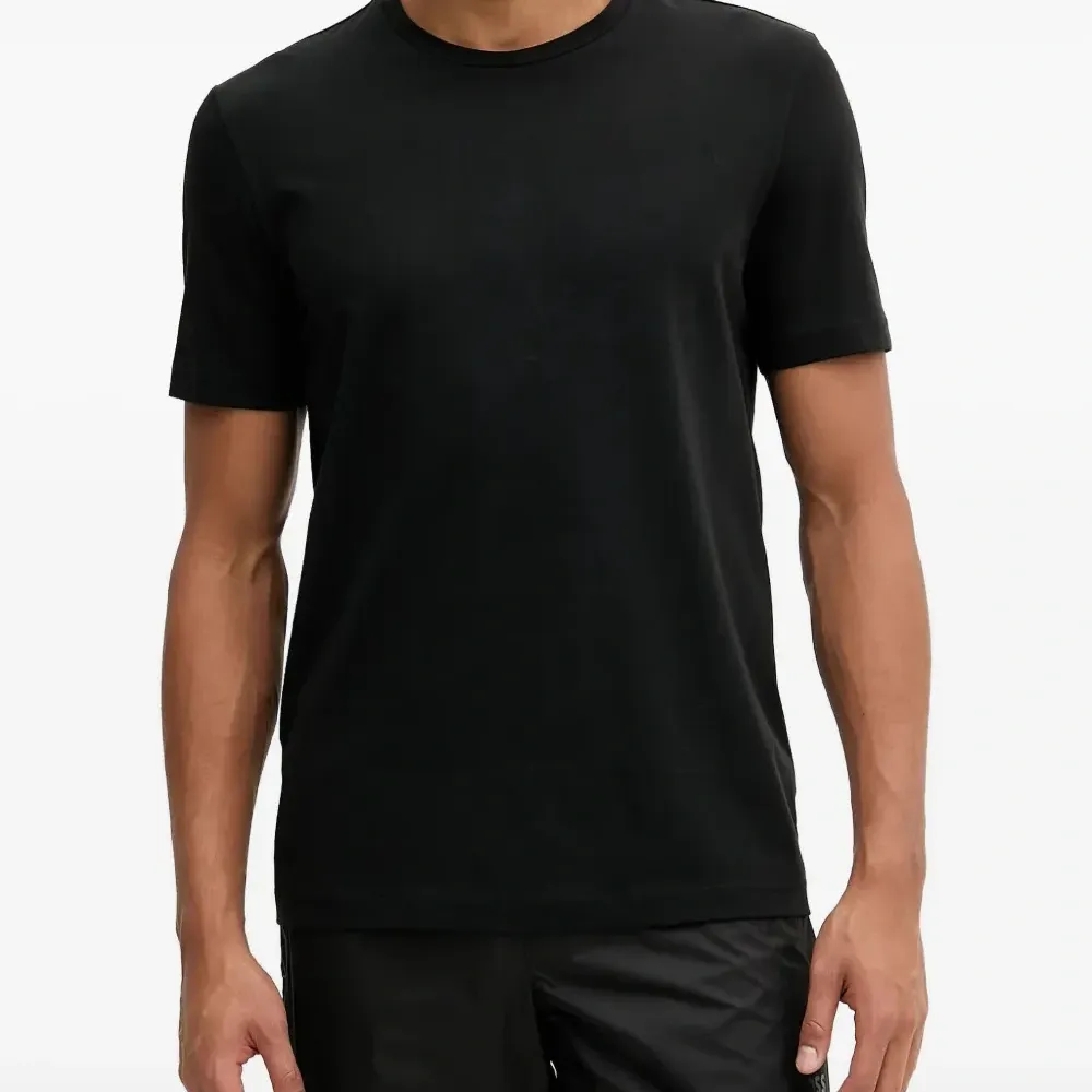 Футболка с логотипом