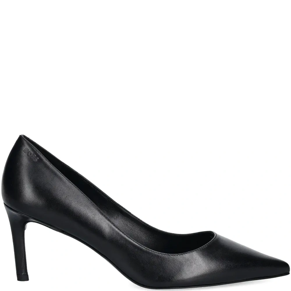 Туфли на шпильке с заостренным носком