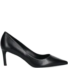 Туфли на шпильке с заостренным носком