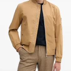 Бомбер с вышитым логотипом