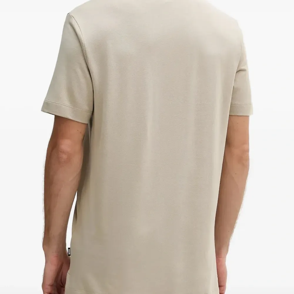 Футболка с круглым вырезом и короткими рукавами