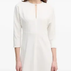 Платье А-силуэта с вырезом Платье А-силуэта с вырезом