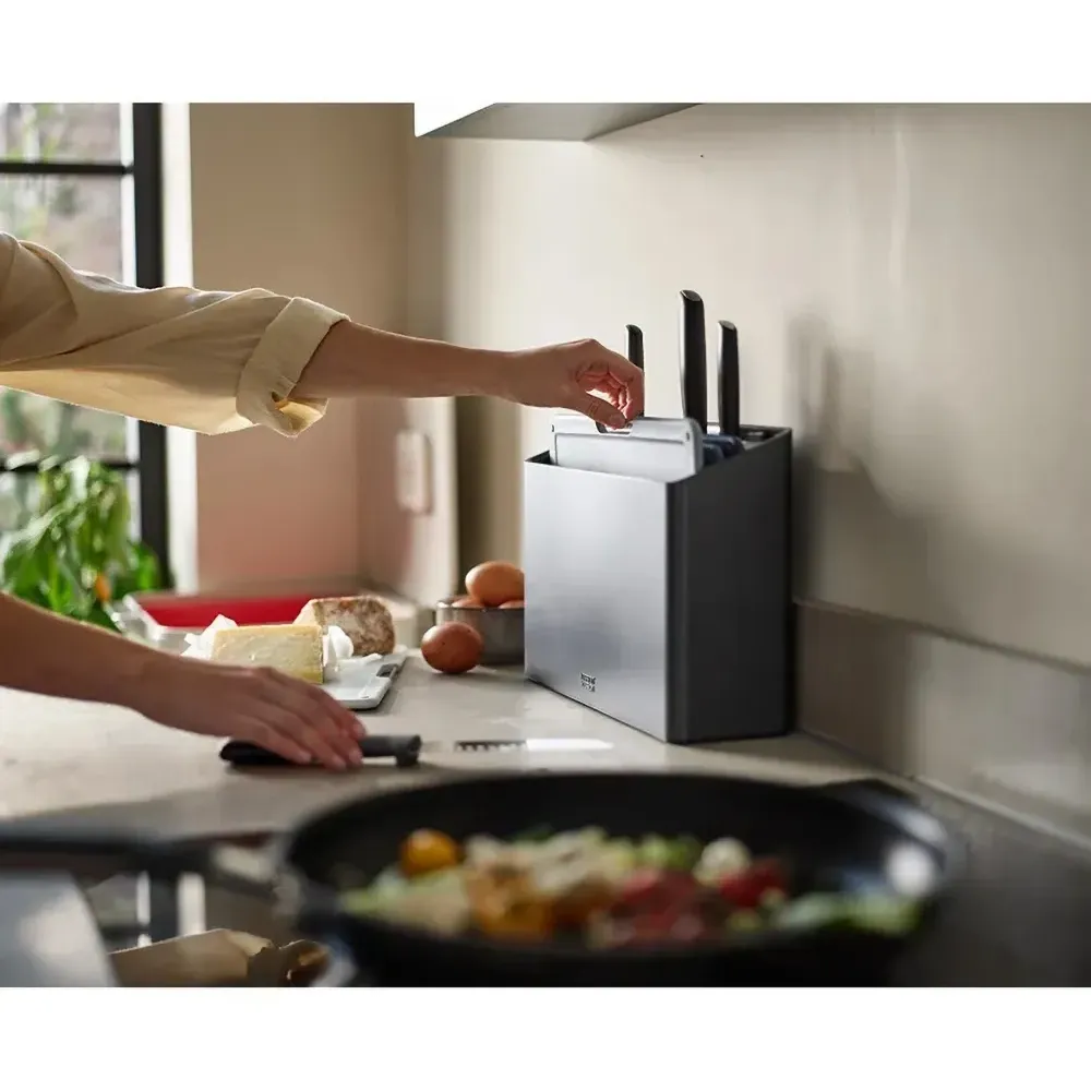 Набор ножей в подставке (набор из четырех предметов)