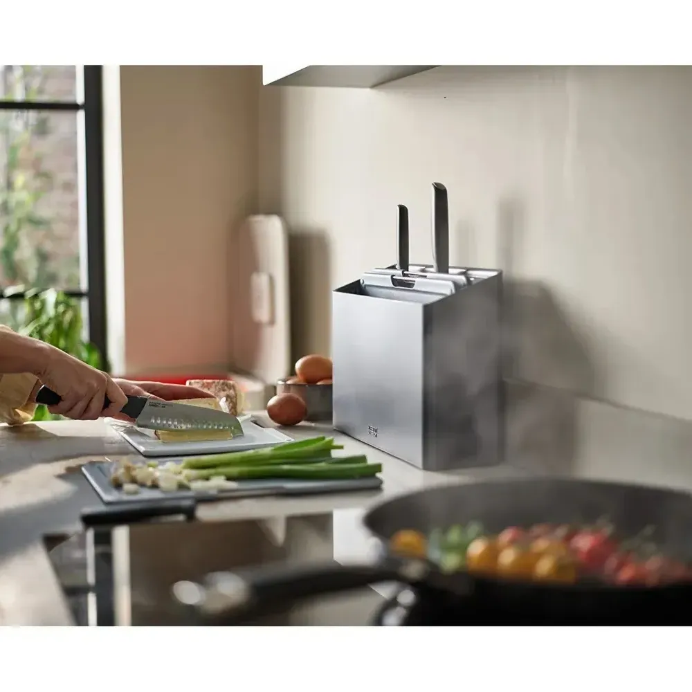 Набор ножей в подставке (набор из четырех предметов)