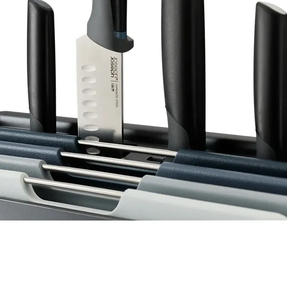 Набор ножей в подставке (набор из четырех предметов)