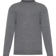 Шерстяной свитер с высоким воротником