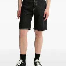 Джинсовые шорты с контрастной строчкой