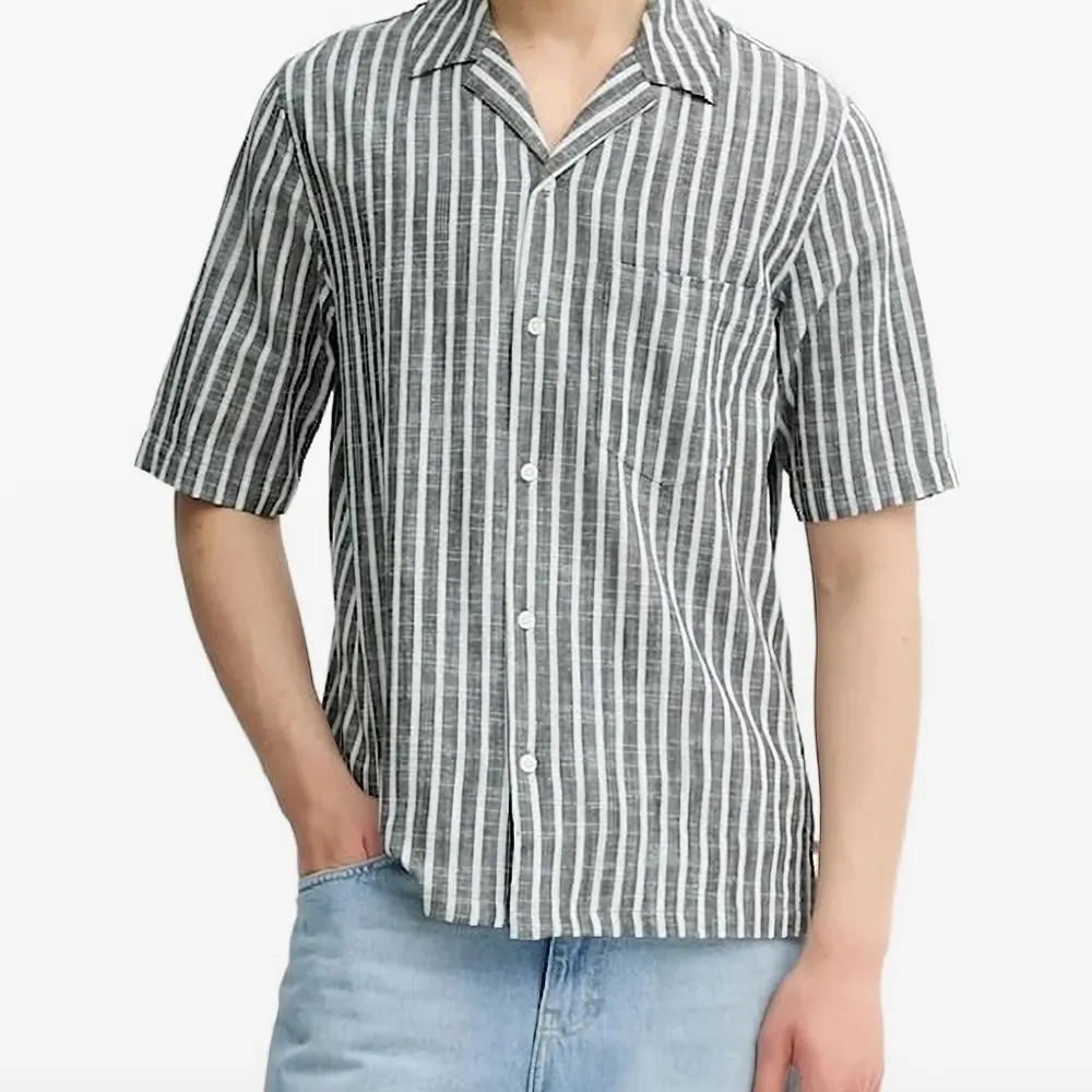 Полосатая рубашка с короткими рукавами