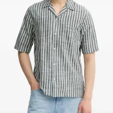Полосатая рубашка с короткими рукавами