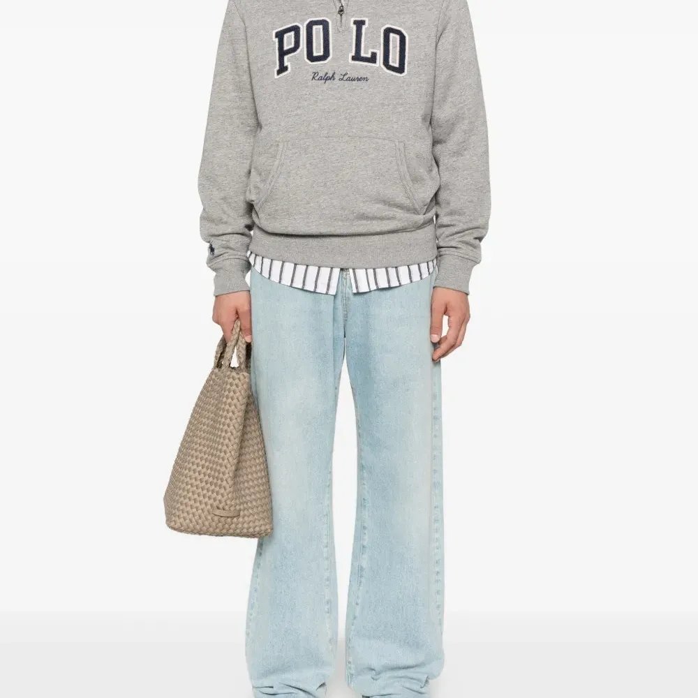 Толстовка с воротником поло и карманом-муфтой