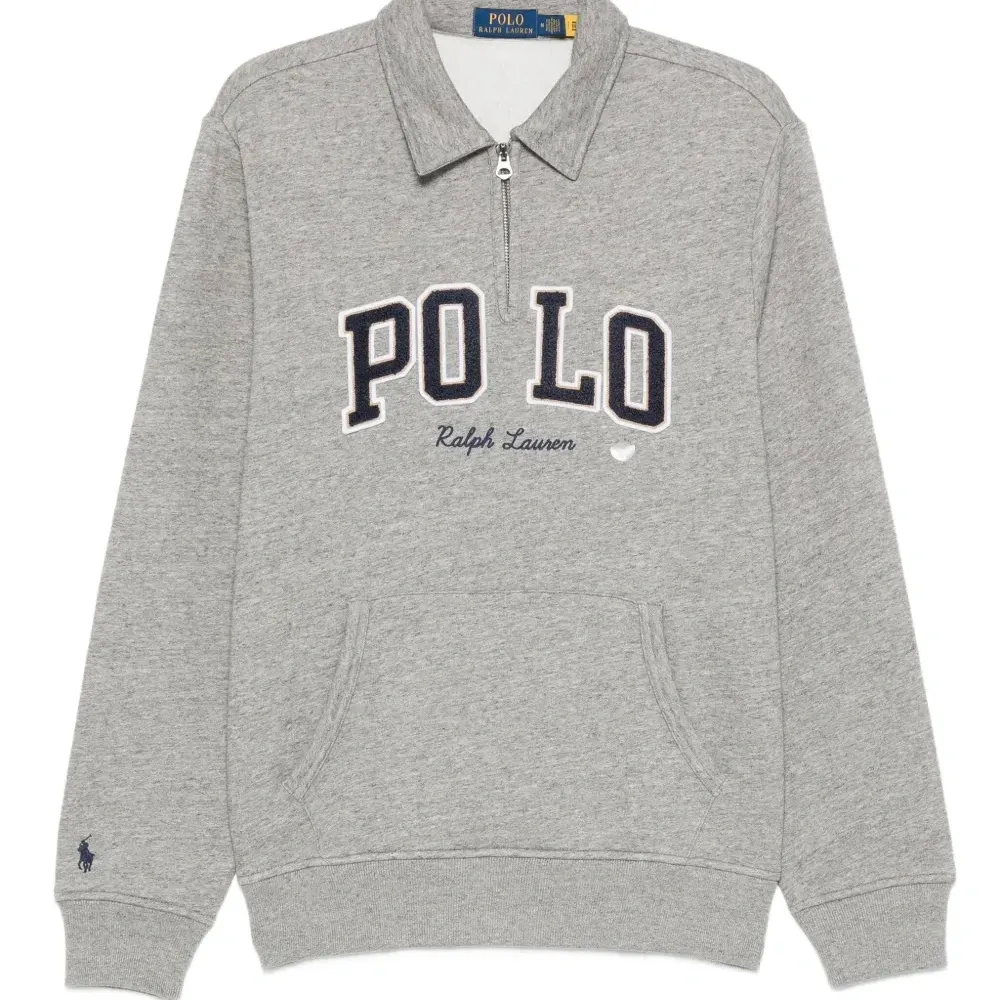 Толстовка с воротником поло и карманом-муфтой