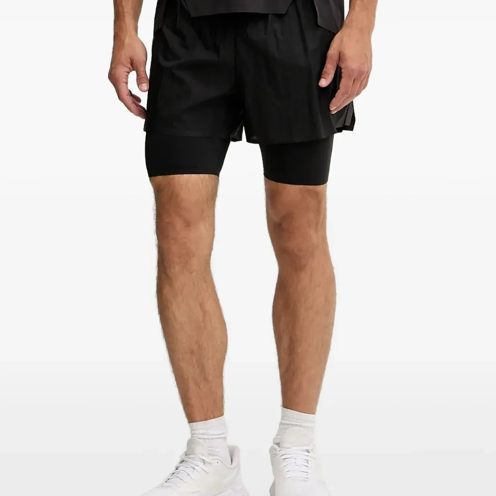 Шорты из коллаборации с Heliot Emil