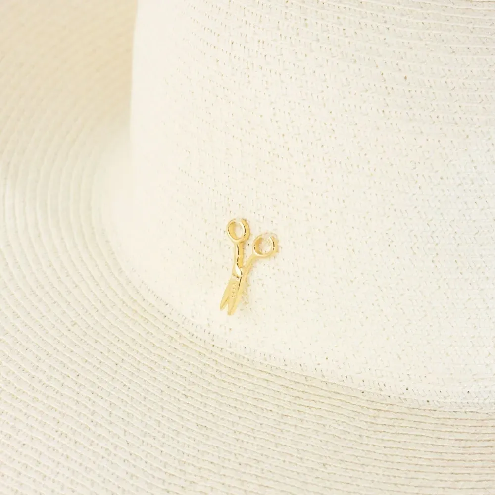 шляпа с кожаной лентой