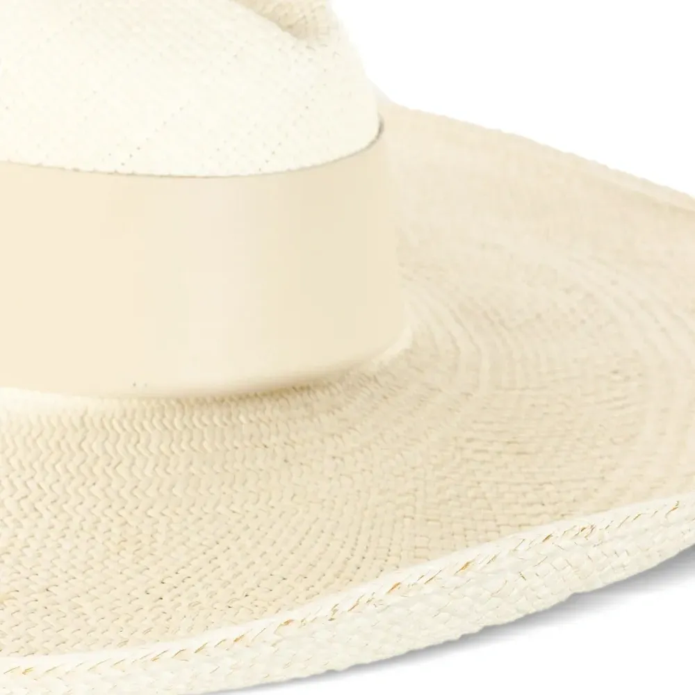 шляпа с кожаной лентой