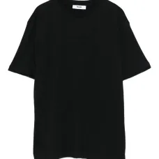 Футболка с тисненым логотипом