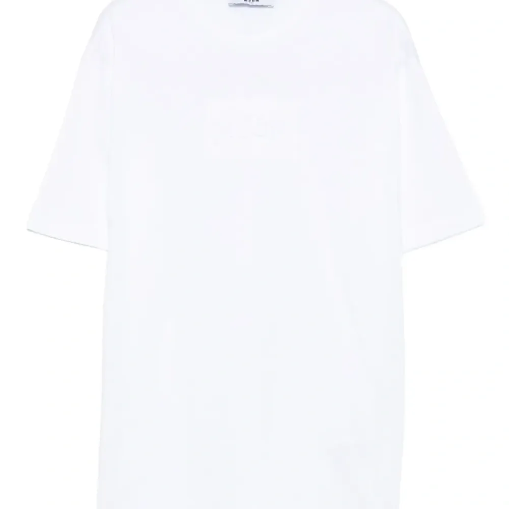 Футболка с вышитым логотипом