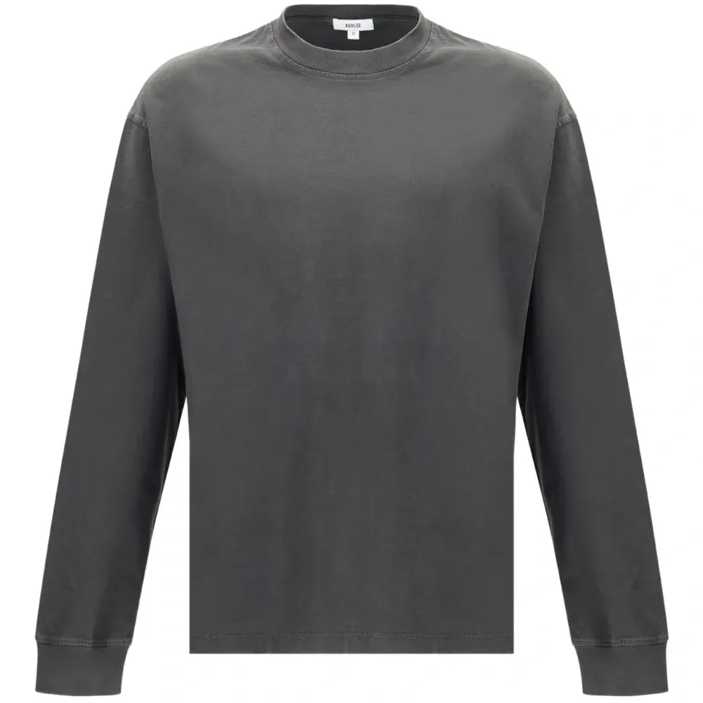 Футболка с приспущенными плечами