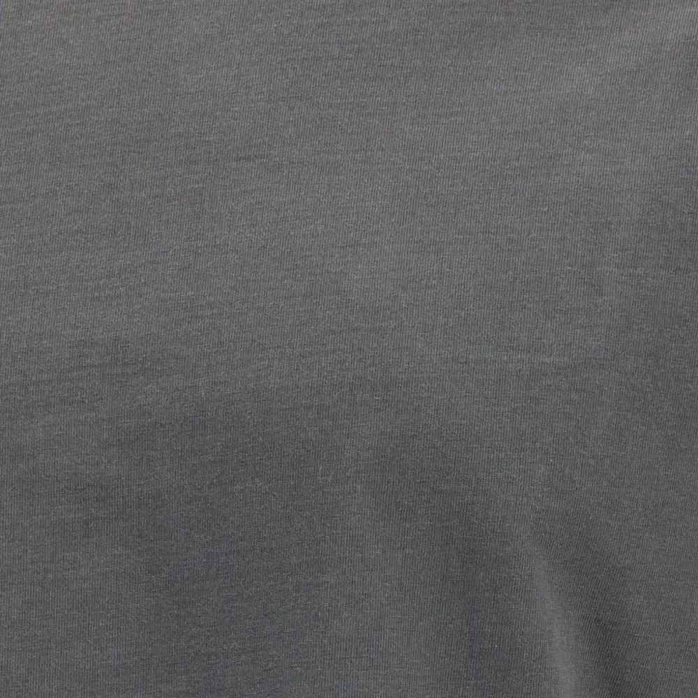 Футболка с приспущенными плечами