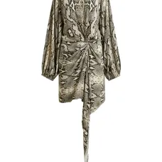 Платье асимметричного кроя с объемными рукавами