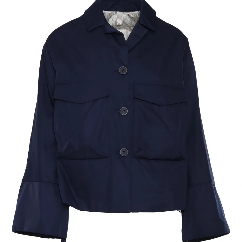 Куртка на пуговицах с карманами