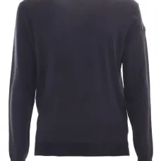 Свитер с нашивкой-логотипом