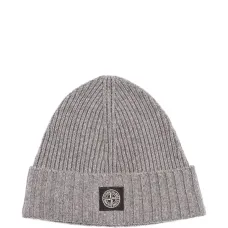 Вязаная шапка резинкой