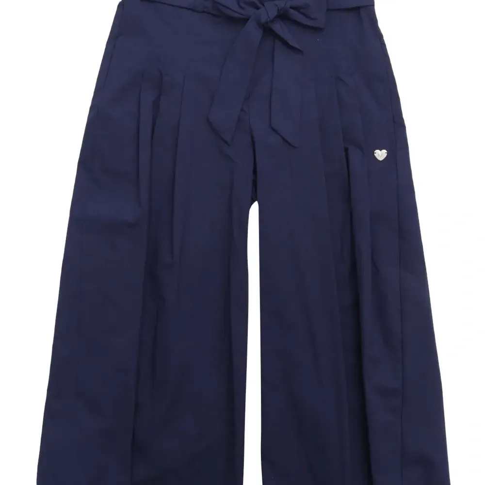 Брюки со складками и поясом