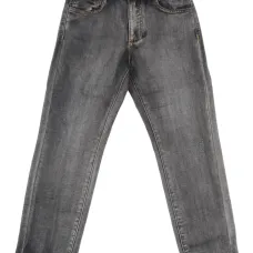 Джинсы с карманами и нашивкой